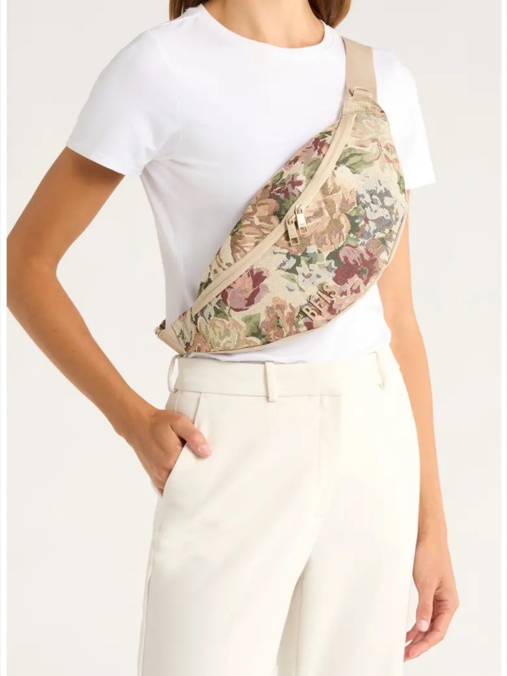 This Béis "The Bum Bag" in the vintage floral print